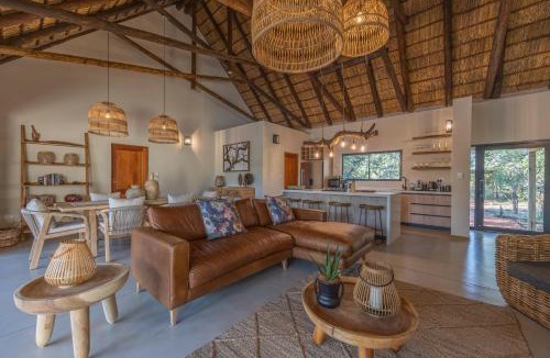Thorny Bush Game Reserve Villa | Ukanyi Private Luxury Villa