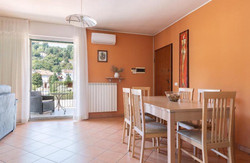Albavilla Apartment | Una Finestra Sulle Montagne