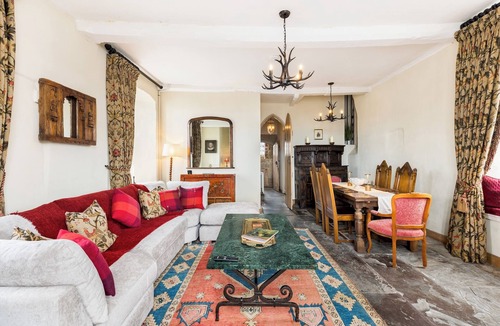 Warwick Town Centre House | Unique Castle Stay, The East Gate Tower, Warwick - Pass the Keys