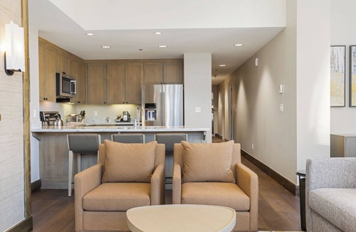 Avon Condo | Unique End Curved Suite, Ski inout, Resort & Spa, Hot Tubs, Remodeled 2024