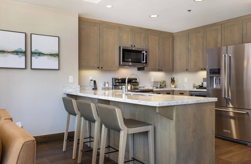 Avon Condo | Unique End Curved Suite, Ski inout, Resort & Spa, Hot Tubs, Remodeled 2024