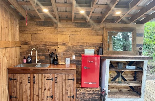 Laidlaw Cabin | Unique luxury Waterfront Teepees