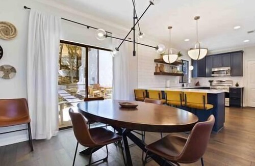 MLK House | Up to 12 Guests - Arcade - Outdoor Dining - POOL