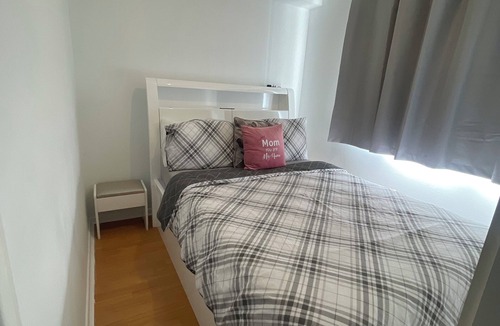 Grays Apartment | UPPAMOST luxury home,One room, in share house.