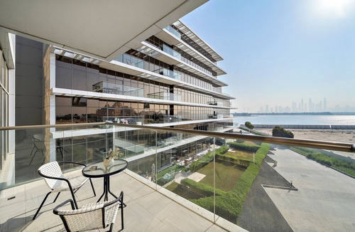 Palm Jumeirah Apartment | Upscale 1 BR with beach access on Palm Jumeirah