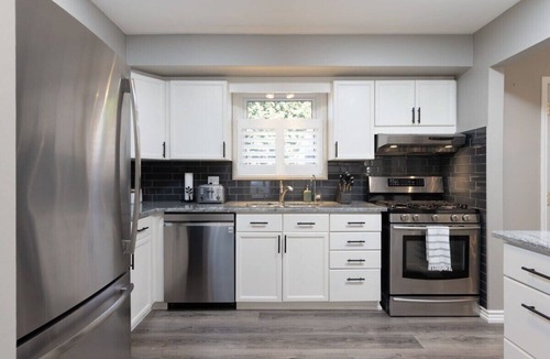 St. Catharines House | Upscale 3BR Designer House with POOL!