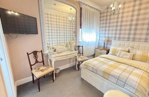 Northampton House | Upton Country Park Guest House