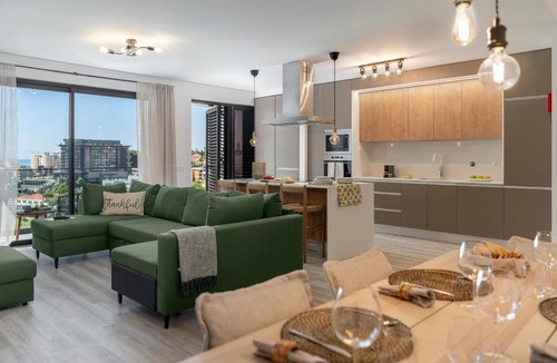 Sao Pedro Apartment | Uptown 13 apartment by An Island Apart