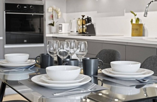 Mount Pleasant Apartment | Urban Escape Contemporary Haven in Mount Pleasant