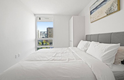 Mount Pleasant Apartment | Urban Escape Contemporary Haven in Mount Pleasant