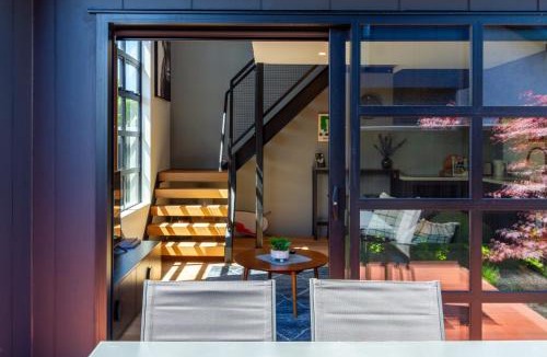 Riccarton Apartment | Urban Loft Near Westfield Mall Walk Everywhere