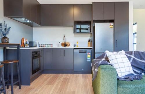 Riccarton Apartment | Urban Loft Near Westfield Mall Walk Everywhere