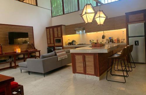 Chiguata Villa | Uva Blue Villas - Pool House - AC, 3 Ensuite bedrooms, 8 guests, Koi Fish Pond