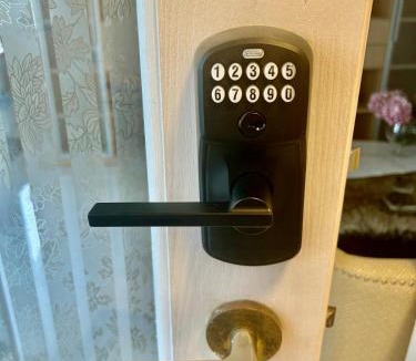 Fraserview Apartment | Vancouver park home Psalm 37