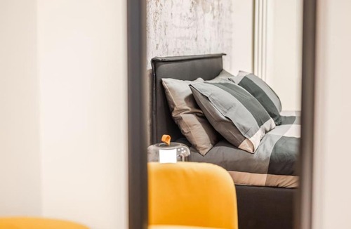 Downtown Apartment | Varese Centro - Eleganza con comfort e stile