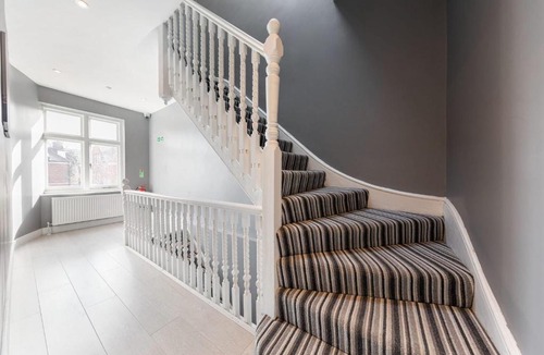 St. George's Apartment | Victorian Functional Accommodation 5Min Walk From Tufnell Park