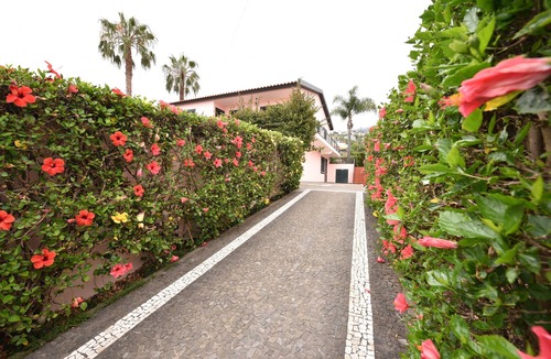 Sao Roque House | Vila Santana (Living with Glamor)