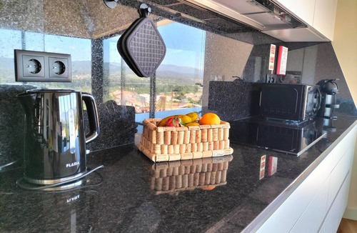 Lanhelas Villa | Villa Amores Riverview - Scenic Getaway | uChill