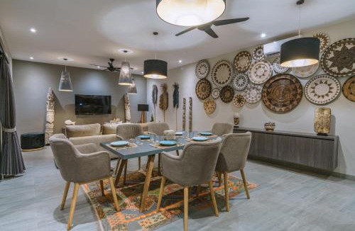 Sunset Road Villa | Villa Batik - Brand New & Stylish 3BR Villa in Seminyak!