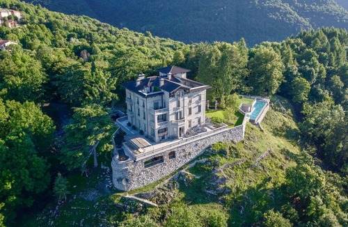 Pigra Villa | Villa Boffalora - Eight Bedroom Villa, Sleeps 14