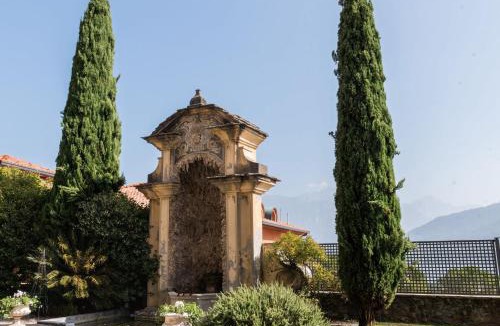Azzano House | Villa Brentano - Mezzegra, Tremezzina by LoveComo