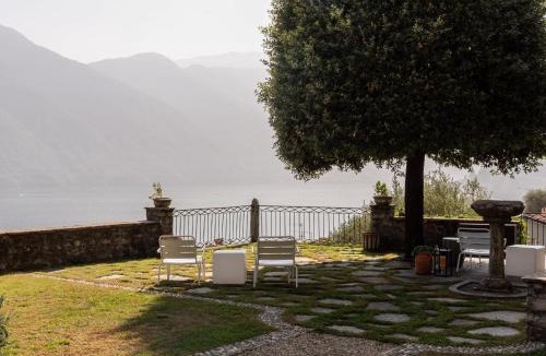 Azzano House | Villa Brentano - Mezzegra, Tremezzina by LoveComo