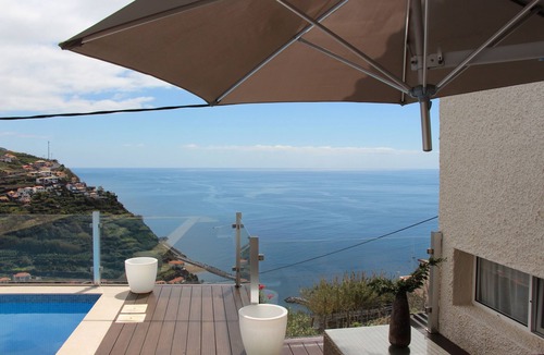 Estrela da Calheta Villa | Villa Camacho III - House on the seafront