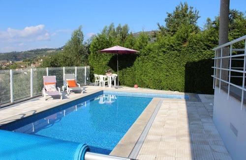 Cinfaes Villa | Villa 'Casa Da Calçada' with Mountain View, Private Pool and Wi-Fi