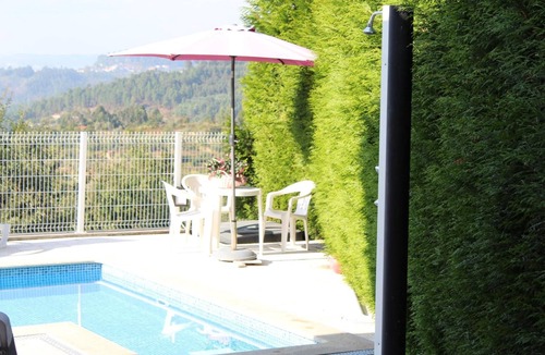 Cinfaes Villa | Villa 'Casa Da Calçada' with Mountain View, Private Pool and Wi-Fi