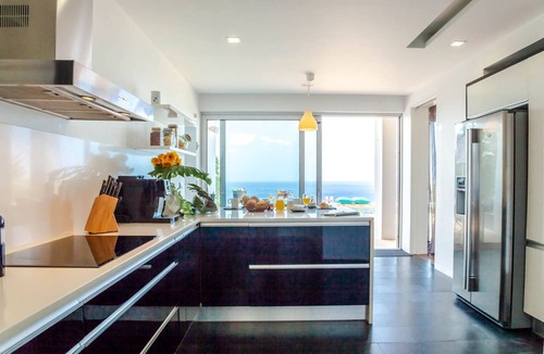 Canico House | Villa Chimera by LovelyStay