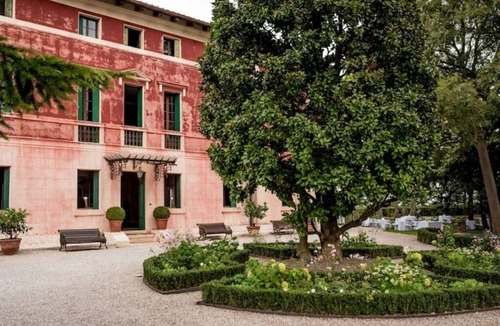 Sona Villa | Villa dei Cipressi Wine Resort - Elegance between Vineyards and Lake