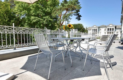 Seebad Heringsdorf Apartment | Villa Hohe Düne 03 - huge terrace facing southeast