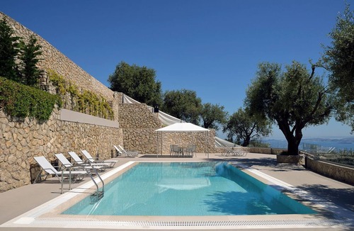 Spartylas Villa | Villa Ipsos - Five Bedroom Villa, Sleeps 9