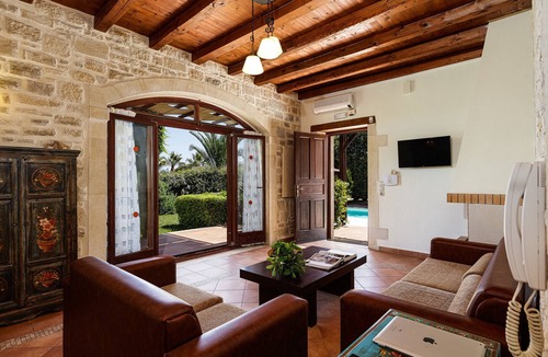 Adelianos Kampos Villa | Villa Kali,private pool,near the beach & amenities