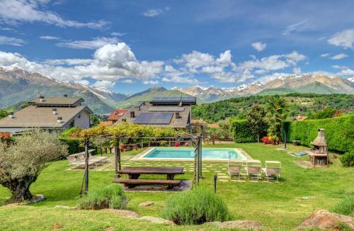 Colico Piano Villa | Villa La Corte with amazing pool and garden