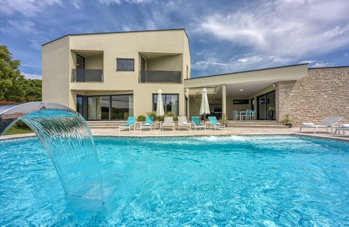 Kringa Villa | Villa Nada for 8 persons in Central Istria with 55 m2 pool, wellness & free bikes