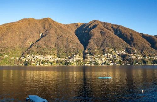 Carate Urio Apartment | Villa Sull'acqua - Lakefront