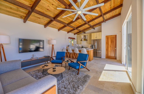 Lighthouse Estates Villa | Villa Topaz Guest Villa Above West Bay With 180 Degree Views @ Villa Topaz
