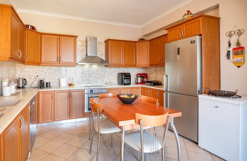 Benitses Villa | Villa Tzintzola Corfu – Sea Views, Countryside, Aircon