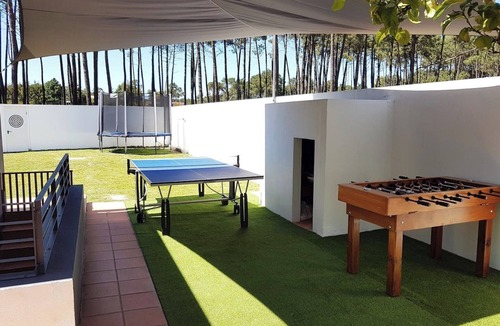 Verdizela Villa | Villa with Heated pool, WiFi, 5min Beaches, 20min Lisbon