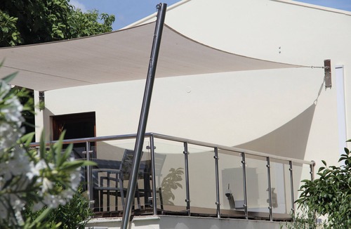 Braganca House | Villa with swimming pool, terrace and garden. Pets allowed.