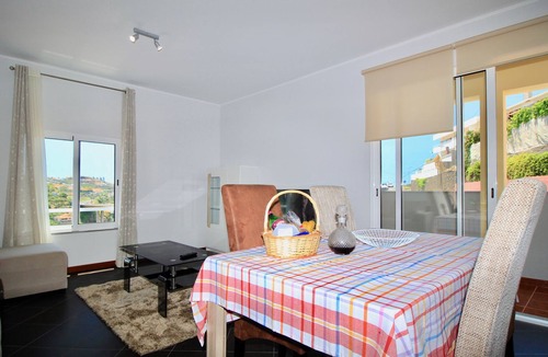 Madeira Island Apartment | Villas Quinta da Lapa 2. Flat B. Heated pool. WiFi