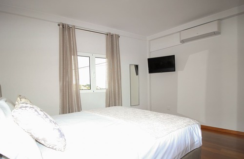 Madeira Island Apartment | Villas Quinta da Lapa 2. Flat G. Heated pool. WiFi