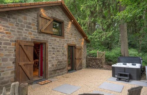 Gomze-Andoumont House | Vintage Barn with Jacuzzi in Nature
