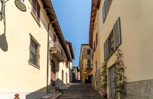 Torno Apartment | Vintage Home in the hamlet with lake view