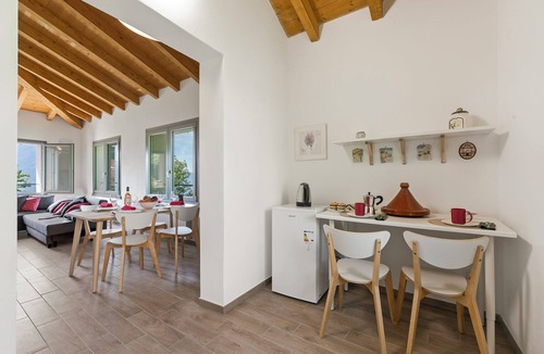 Arcumeggia Apartment | Viola Apartment, Casalzuigno, Italy