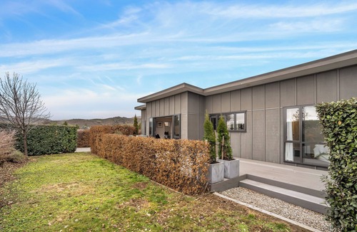 Bannockburn House | Vista Haven - Bannockburn Holiday Home