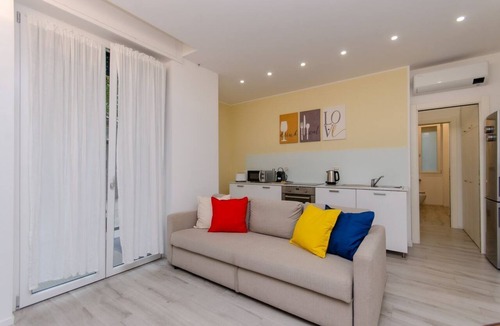 Lorenteggio Apartment | VivimiHome - Fiordalisi Green
