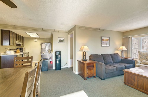 Stowe Area Condo | Walk to Ski Shuttle! Mountainside Resort Condo