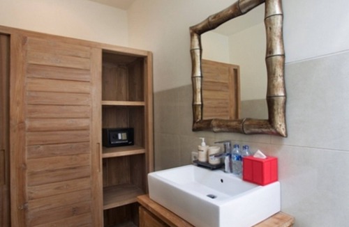Legian Villa | Walking Distance Beach - 3BR Seminyak